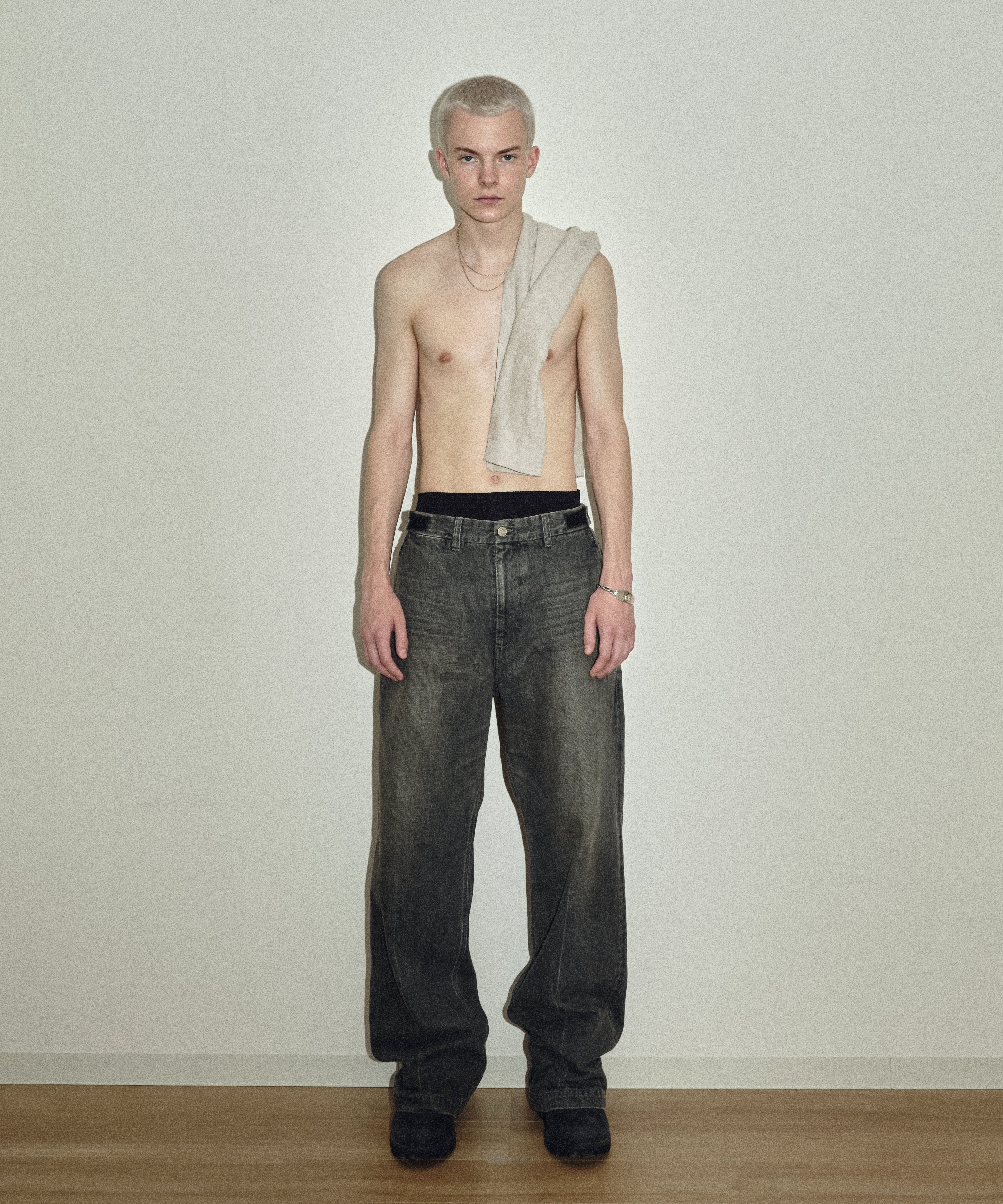 パンツ KAIKO THE CORDS LOOSE FIT FADED BLACK 2 KAIKO（カイコー）の「KAIKO THE CORDS LOOSE FIT（その他パンツ